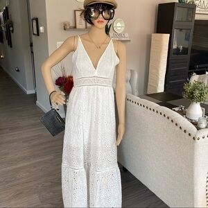 ✨White embroidery lace ruffle hem long maxi dress 👗 M